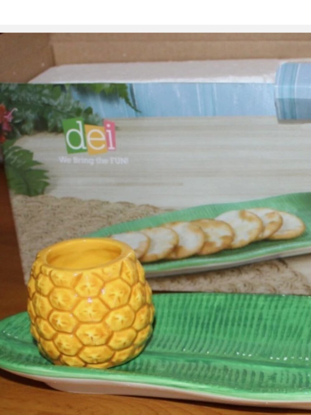 hors d’oeuvres Cracker Tray & Pineapple Toothpick Tropical Party Serving Dish